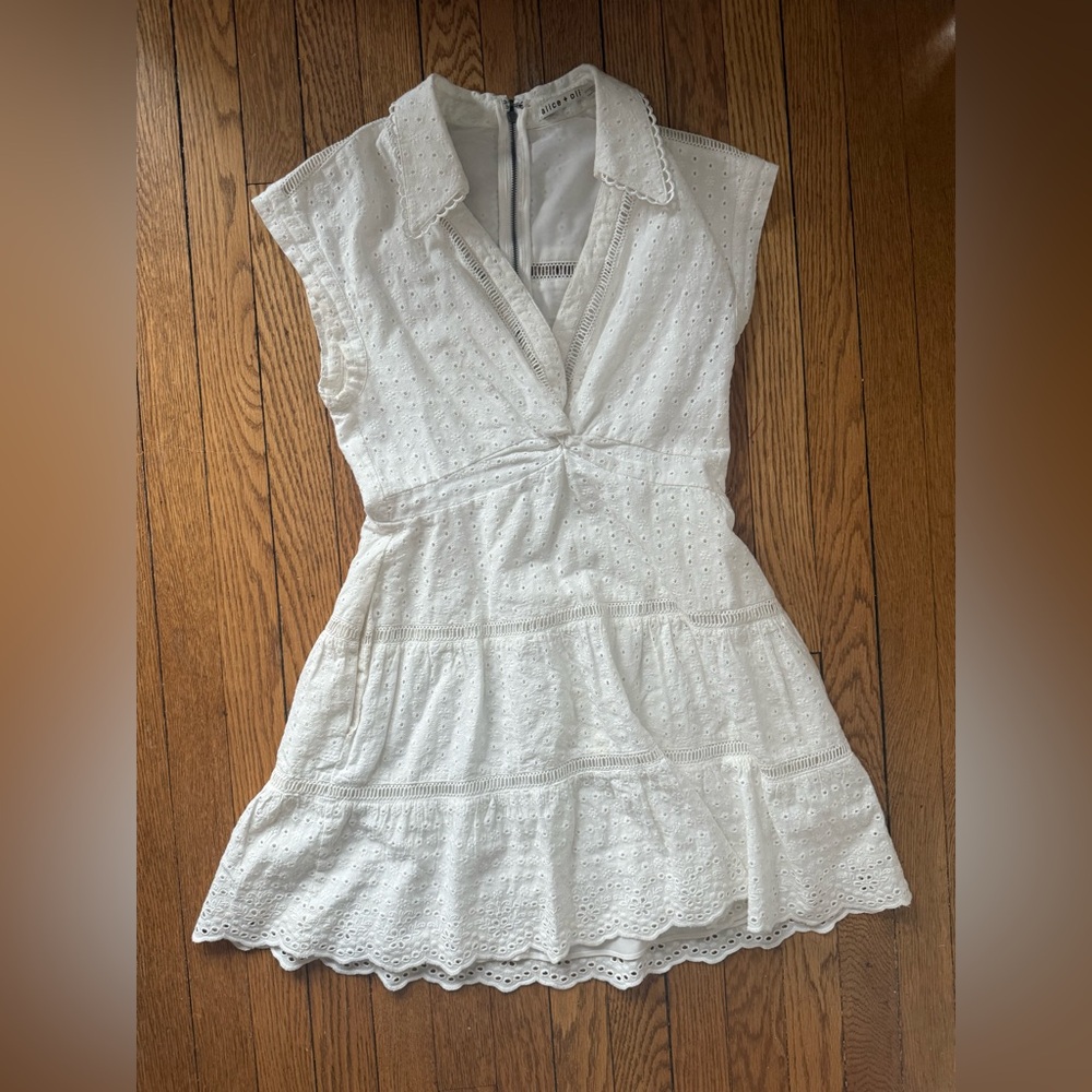 Alice + Olivia Mila Eyelet Deep V Twist-Front Mini Dress - Size 8